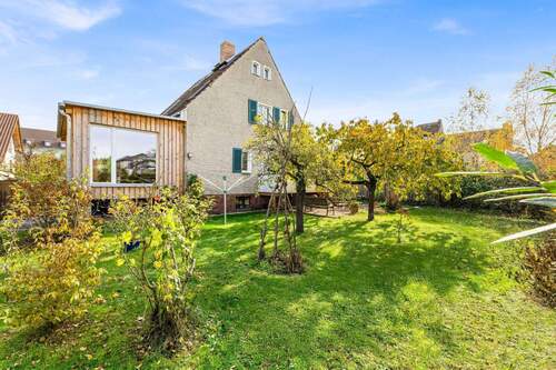 Hausansicht hinten - Nachhaltiges Traumhaus - energieeffizient & umweltbewusst leben in Berlin-Karlshorst