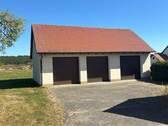 Abschließbare Garage (Miite) - 8 Zimmer Mehrfamilienhaus, Wohnhaus in Heroldsbach