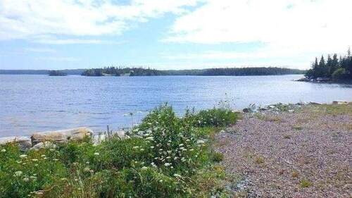 Herrlicher Ausblick von der Wasserfront - Grundstück in Liscomb
