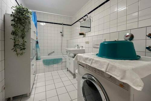 Badezimmer - 2 Zimmer Einfamilienhaus in Dresden