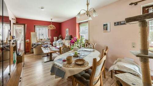 Wohnzimmer 1 - 1,5-Zimmer-Wohnung mit Balkon und Loggia - ca. 39 m² im Hochparterre