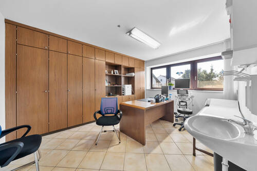 Sprechzimmer 2 - 