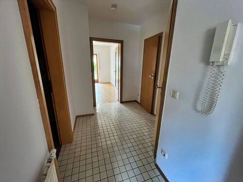Flur - Etagenwohnung mit 49,00 m&sup2; in Freilassing zum Kaufen