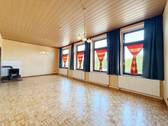 Wohnzimmer - 5 Zimmer Mehrfamilienhaus, Wohnhaus zur Miete in Krefeld