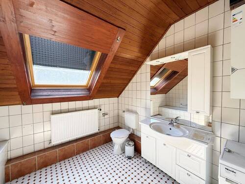 Badezimmer 1. OG - 