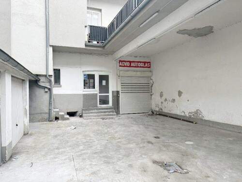 Eingang zum Büro - Halle in Düsseldorf zur Miete