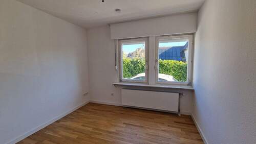 Kind-Arbeit EG.jpg - 