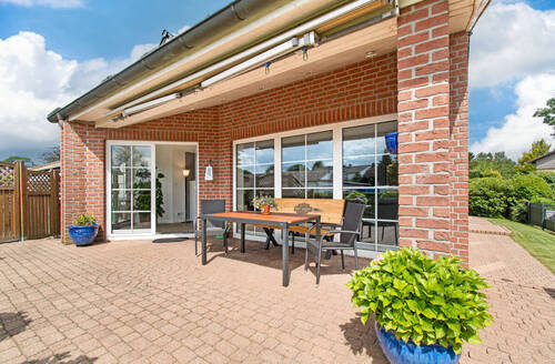 Sonnenterrasse für gemütliche Stunden im Freien - 