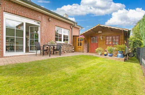 Idyllischer Rückzugsort mit stilvollem Gartenhaus - 