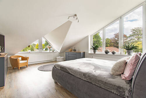 Schlafzimmer mit Blick ins Grüne - 