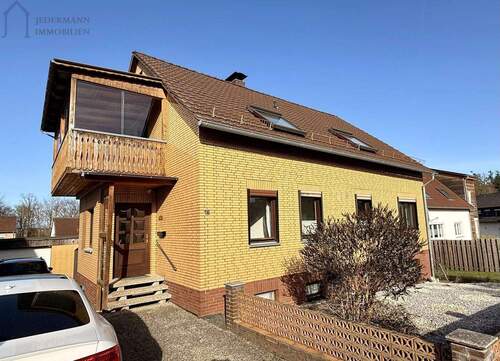 Hausansicht - Zweifamilienhaus mit Wintergarten, Sauna & Garten in Göttingen - Bilshausen!