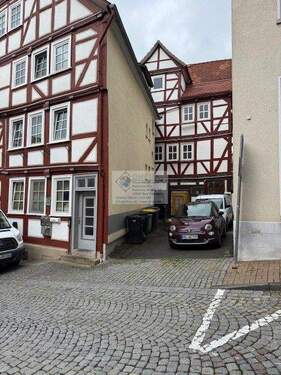 Außenansicht - Ensemble aus 2 großen überwiegend sanierten miteinander verbundenen Fachwerkhäusern