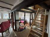 IMG_4080 Wohnraum mit Treppe nach oben - 8 Zimmer Mehrfamilienhaus, Wohnhaus zum Kaufen in Homberg
