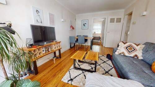 09112023_094636 - Bezugsfreie charmante Wohnung in stilvollem Backsteingebäude, zentral und zugleich ruhig gelegen