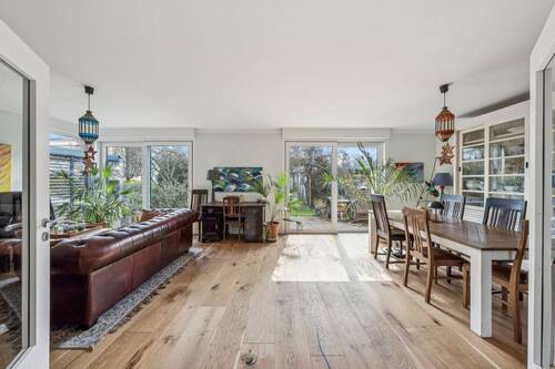 Wohn-/ Essbereich mit Blick in den Garten mit Süd-Ausrichtung - Doppelhaushälfte mit 177,00 m&sup2; in Berlin zum Kaufen