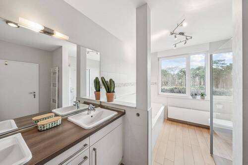 Dusch-/ Wannenbad im 1. Obergeschoss - 