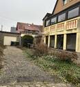 Zufahrt Garage - 7 Zimmer Mehrfamilienhaus, Wohnhaus in Saarbrücken