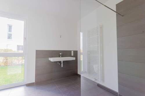 Badezimmer mit Dusche - 