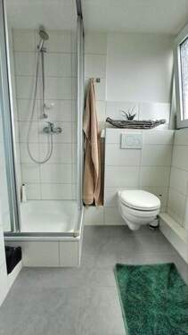 tagesbelichtetes Duschbad - 