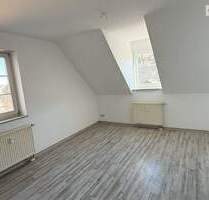 Erstbezug nach Renovierung - gemütliche 4-Raum-Dachgeschosswohnung in Annaberg-Buchholz!!