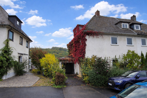 Außenansicht - 5 Zimmer Doppelhaushälfte zum Kaufen in Siegen