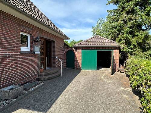 Blick zur Garage - 