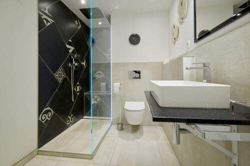 Badezimmer - Etagenwohnung mit 77,00 m² in München zum Kaufen