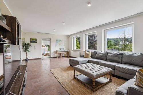 Wohnzimmer - 1 Zimmer Mehrfamilienhaus, Wohnhaus in Eppstein