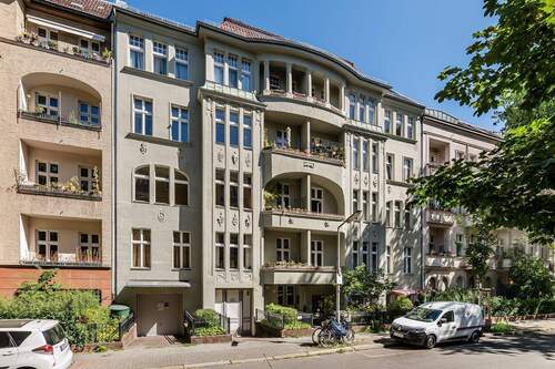 Ansicht VH - 6 Zimmer Etagenwohnung zum Kaufen in Berlin