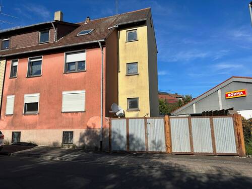 Straßenansicht - 