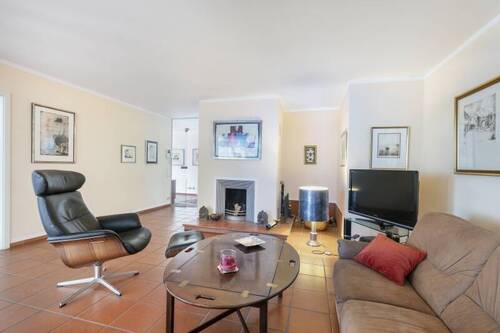 Wohnraum 2 - 3 Zimmer Etagenwohnung in Köln