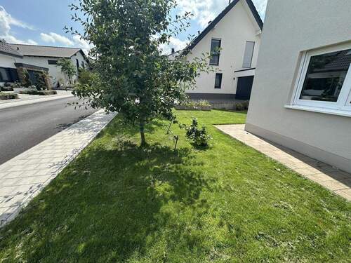 Vorgarten - Einfamilienhaus mit 198,30 m² in Geseke zum Kaufen