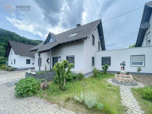 1 - Neuwertiges Einfamilienhaus in Ralingen-Wintersdorf mit großem Garten und unverbaubarer Lage