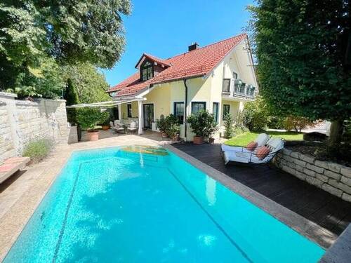 Bild 24 - Exklusives Einfamilienhaus mit Sonnengarten und Pool