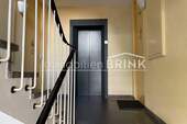 Treppenhaus mit Aufzug - 3 Zimmer Etagenwohnung zum Kaufen in Nürnberg