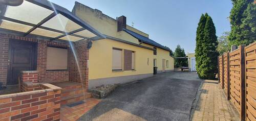 40 Außenansicht Hof.jpg - 