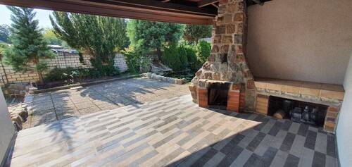 29 Überdachte Außenkamin.jpg - 