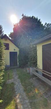 2 Gartenhäuser.jpg - 