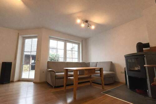 Wohnzimmer - 4 Zimmer Reihenmittelhaus zum Kaufen in Altenstadt