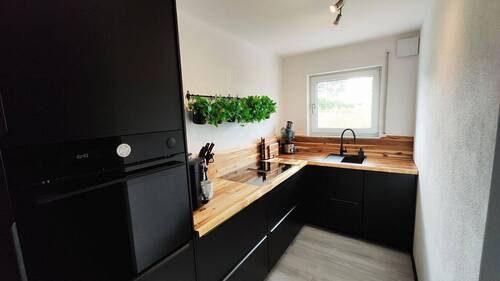 Küche - Doppelhaushälfte - modern und mit höchstem Energiestandard nach KfW 40 Plus-Standard