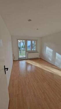 Wohnzimmer - 4 Zimmer Etagenwohnung in Burg