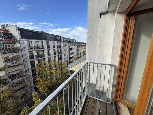 kleiner Balkon 6.OG - 