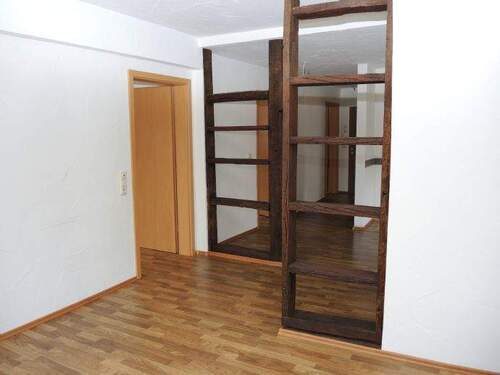 Flur - Etagenwohnung mit 101,00 m&sup2; in Bad Brückenau zur Miete