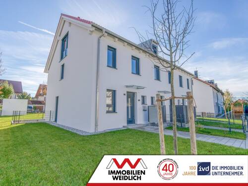 Aussenansicht mit Vorgarten - Viel Garten, viel sonne, viel Platz!