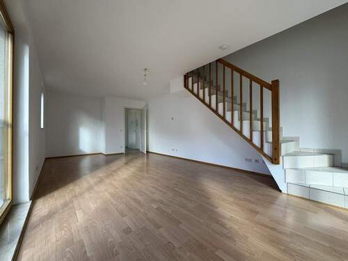 Wohnzimmer 5.OG - 4 Zimmer Etagenwohnung zum Kaufen in Berlin