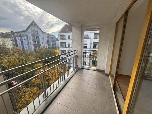Balkon - Etagenwohnung mit 112,60 m&sup2; in Berlin zum Kaufen