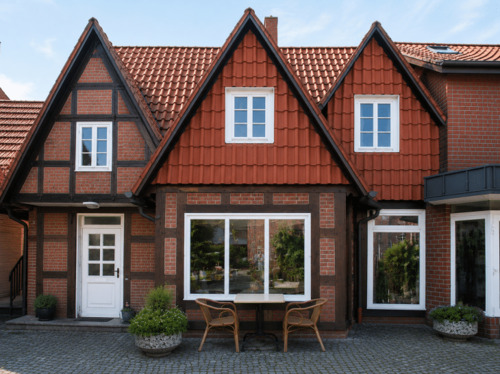 Frontansicht außen - ***Reihenmittelhaus am Gänsemarkt in Diepholz - 2-Zimmer-Wohnung mit Keller***