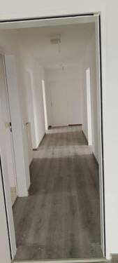 Bild 1 - Helle 4 zimmmer Wohnung mit Garage