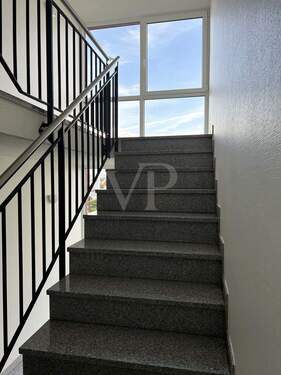 Treppenhaus - 4 Zimmer Etagenwohnung zum Kaufen in Mörfelden-Walldorf / Walldorf