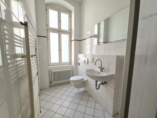 tagesbelichtetes Duschbad - 